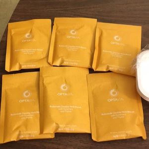 Optavia Butter milk cheddar herb biscuit